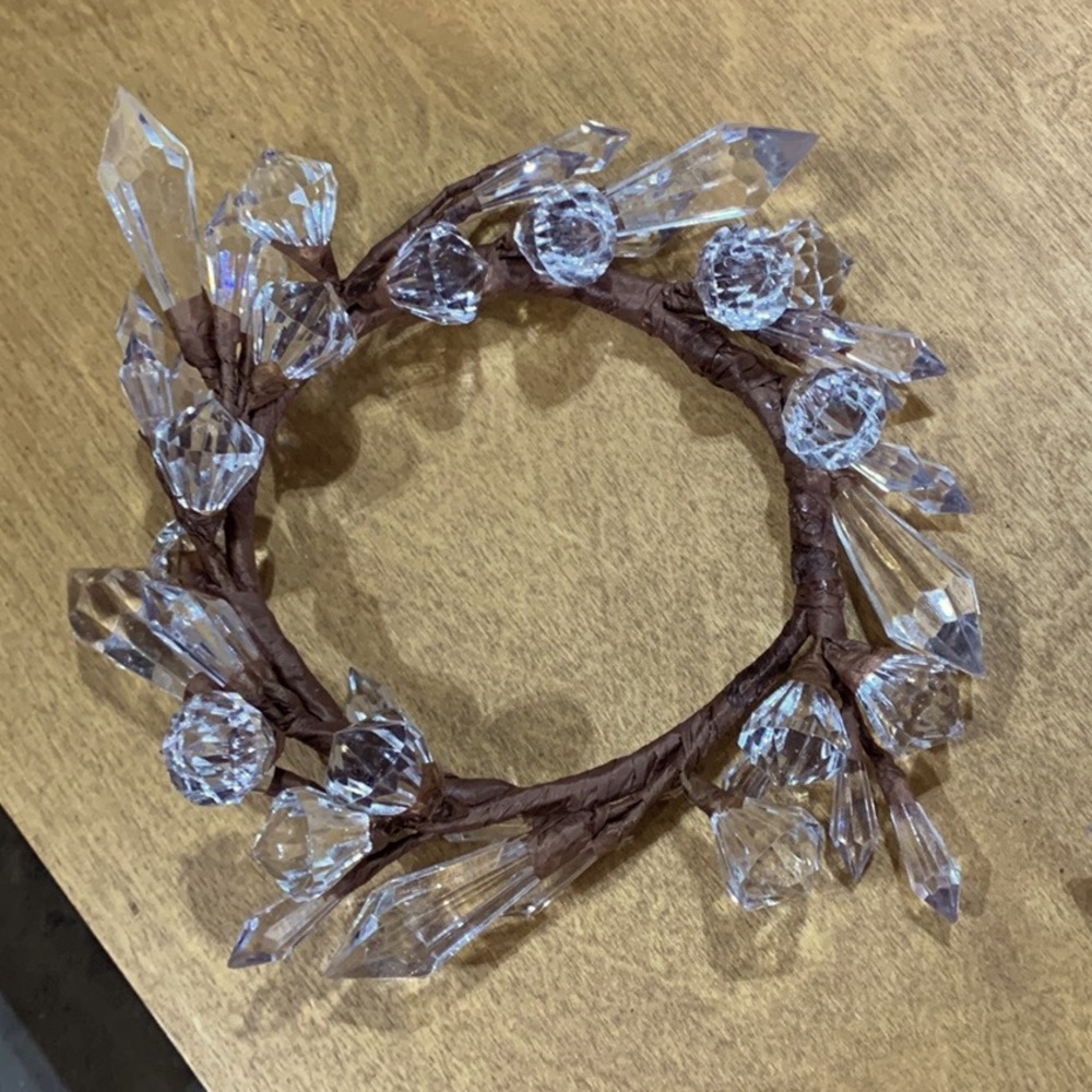 Small crystal wreaths